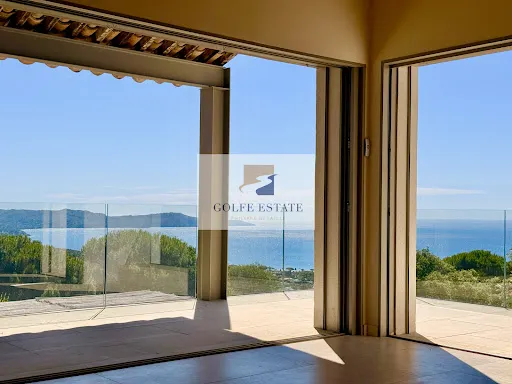 Villa 7 pièces 258 m²