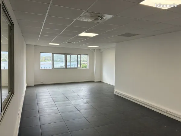Bureaux 80 m² Fréjus