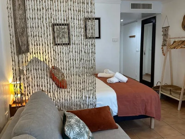A VENDRE - STUDIO D'EXCEPTION EN REZ DE JARDIN - BORD DE MER SAINTE ANNE