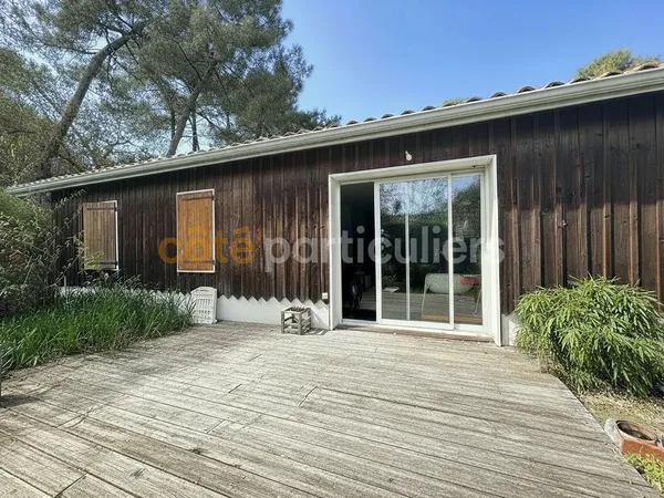SOULAC-SUR-MER // MAISON BARDAGE BOIS DE PLAIN-PIED 75m² / 3 CHAMBRES - TERRAIN D'ENVIRON 400m²