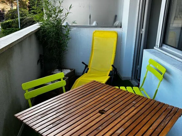 Studio cabine meublé à louer à l'année pour septembre