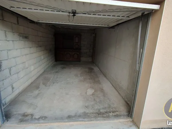 Parking/box 12 m² SAINT NAZAIRE