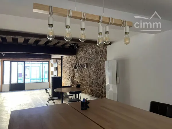 LOCAL COMMERCIAL, BUREAU  OU AIR BNB 93 m² habitables