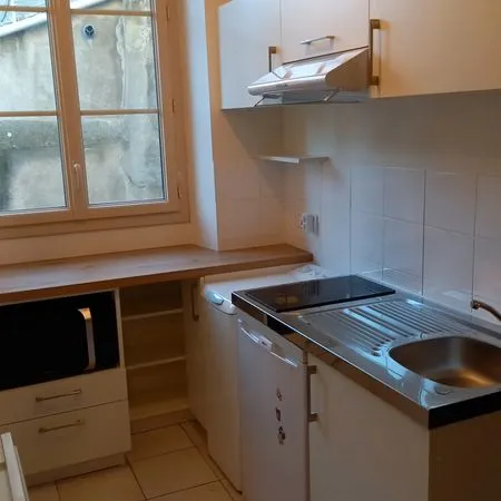 Loue studio meublé