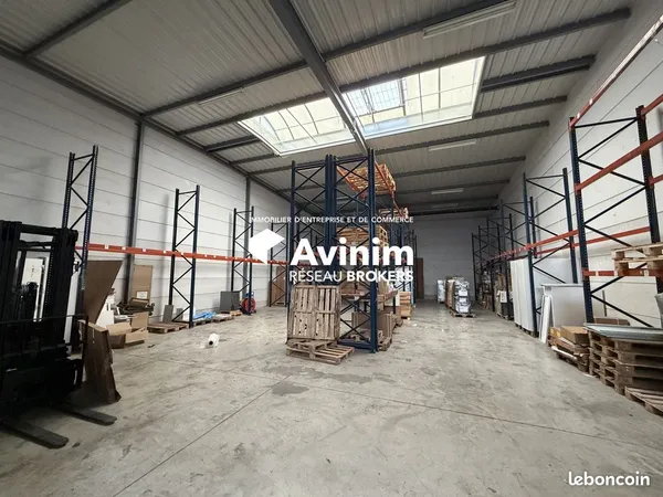 Local 351 m² Chambly