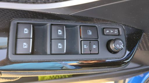 Toyota C-HR 1.8 VVT-i 122 2WD CVT 99 - Graphic – 2019 – 97407 km – Hybride essence – Boîte Automatique — photo 18