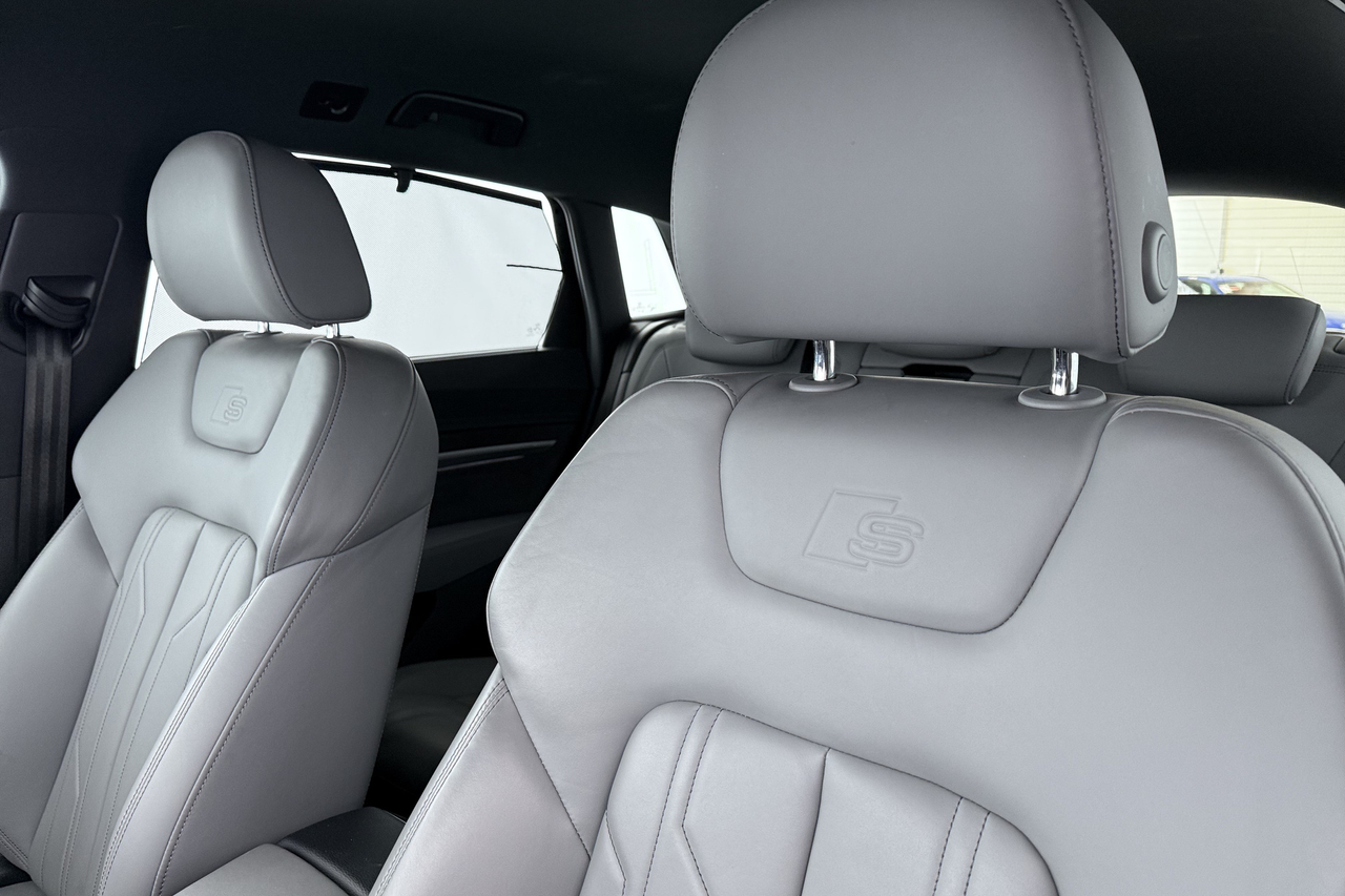 Audi e-tron — photo 28