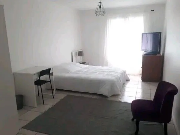 Studio 1 pièce 19 m²