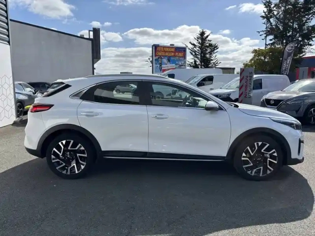 Kia Xceed 1.0 t-gdi 100 ch bvm6 — photo 6