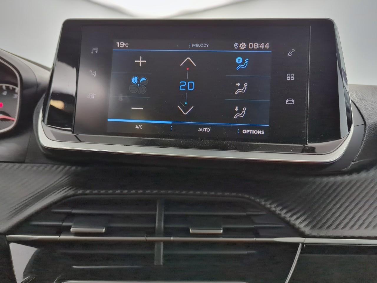Peugeot 2008 puretech 130 s&s eat8 style — photo 15