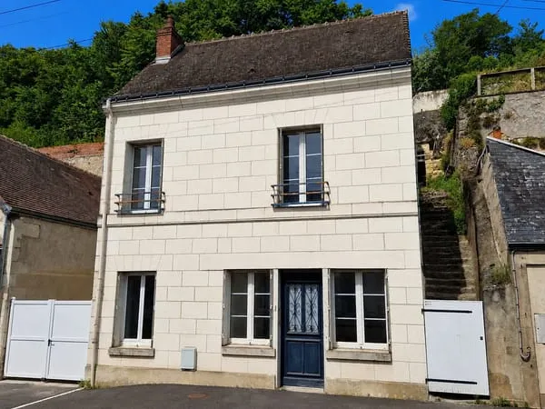 Beau cachet pour cette maison avec caves