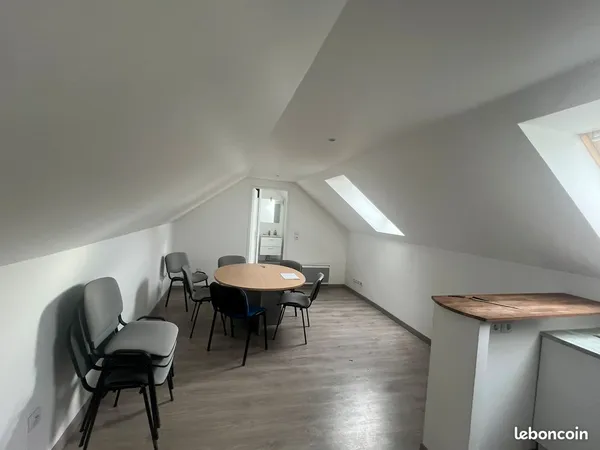 LOCATION STUDIO 1er étage