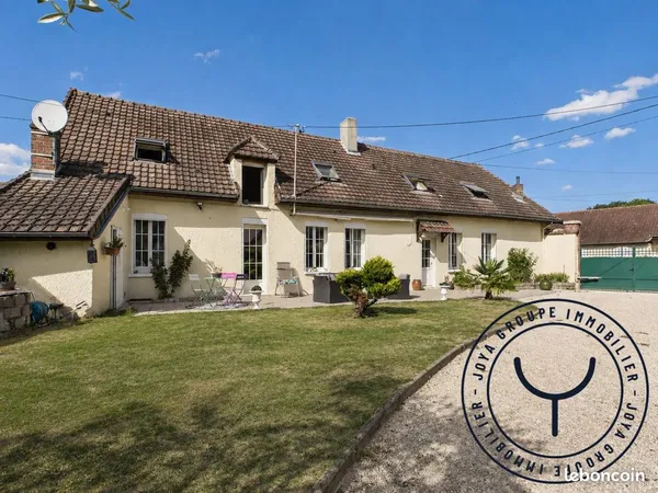 Longère 7 pièces 145 m²
