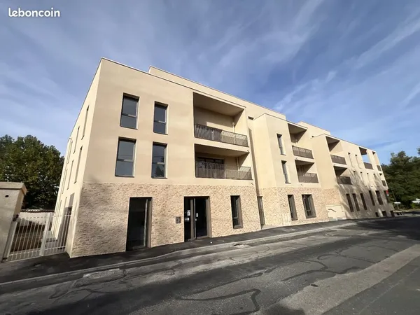 Murs commerciaux 200 m² COLLONGES AU MONT D'OR