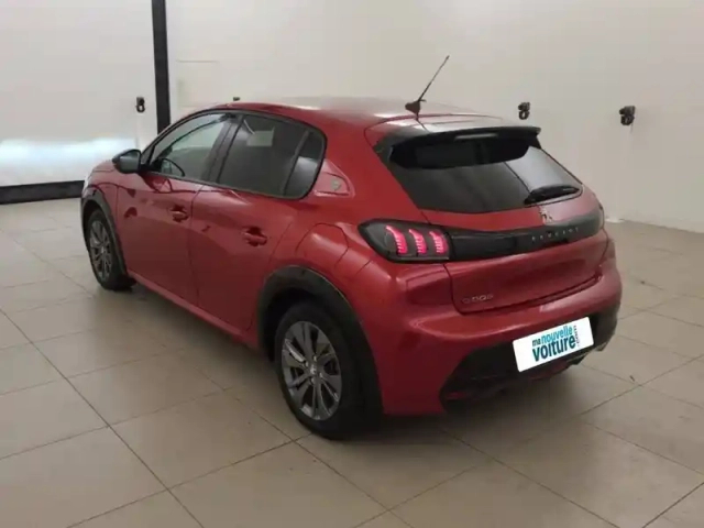 Peugeot 208 electrique 50 kwh 136ch — photo 5