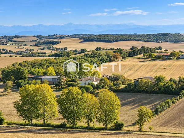 FERME AVEC DEPENDANCES SUR UNE PARCELLE DE 1.6 Hectares