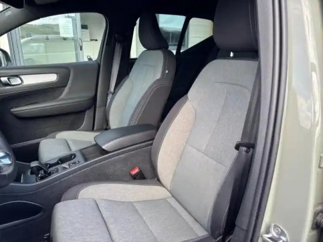 Volvo Xc40 t5 recharge 180 + 82ch start dct 7 — photo 9