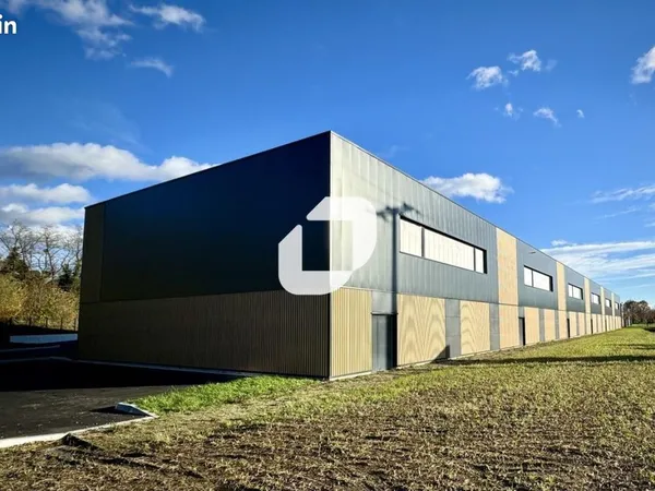 Local d'activité 379 m²