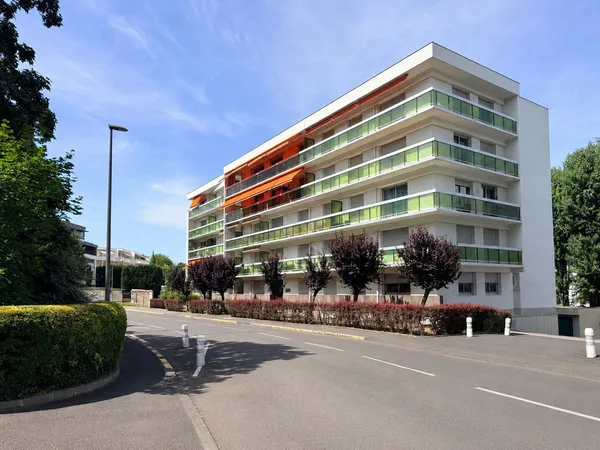 146 m² à Chamalières - Garage, 2 parkings et balcon filant