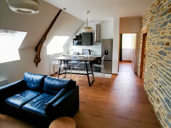 Bel appartement T4 meublé rénové en plein centre de La Gacilly