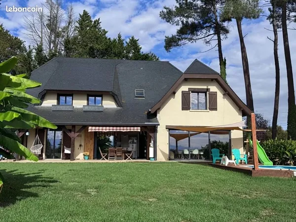 Maison 7 pièces 220 m²
