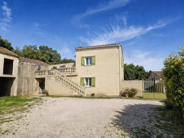 Ensemble immobilier SORGUES