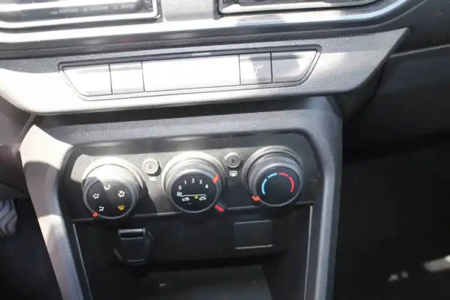 Dacia Sandero eco-g 100 — photo 40