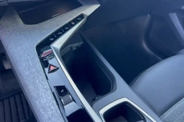 Peugeot 5008 plug-in hybrid 225 ch e-dcs7 — photo 14