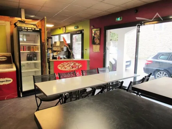 Vente mûrs + fonds pizzeria à AOSTE centre