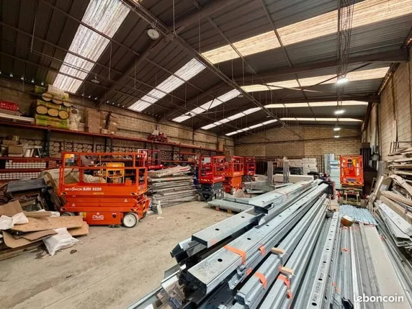 LOCAL D'ACTIVITE 880 m² SAINT-SOUPPLETS