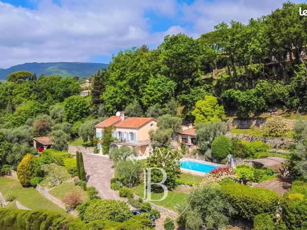 Propriété 6 pièces 220 m²
