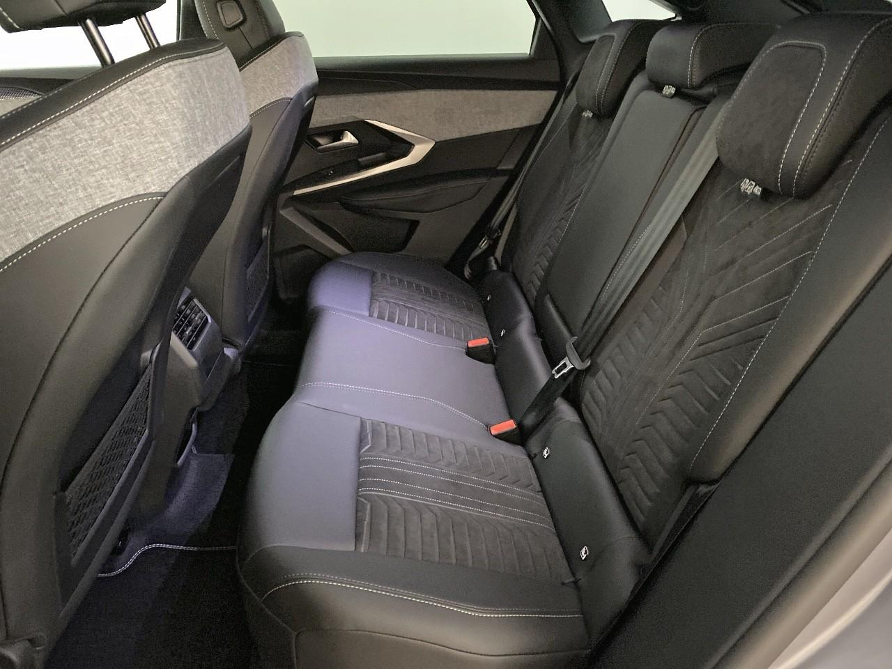 Peugeot 3008 hybrid 145 e-dcs6 gt — photo 10