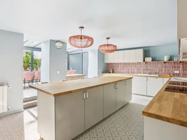Maison 17 pièces 253 m²