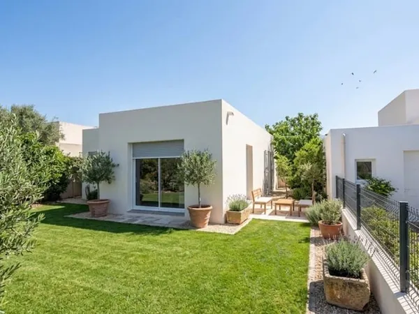 -CALVI- MAISON INDEPENDANTE DE PLEIN PIED SECTEUR PRIVILEGIE JARDIN