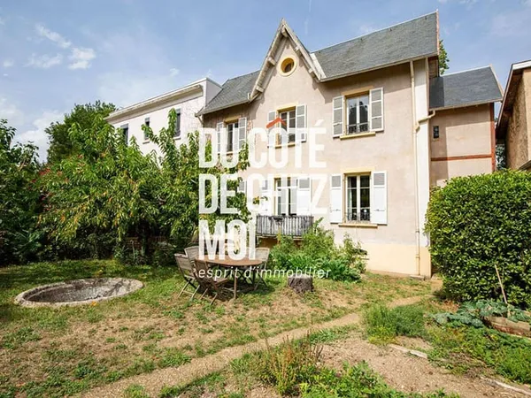Maison 11 pièces 290 m²