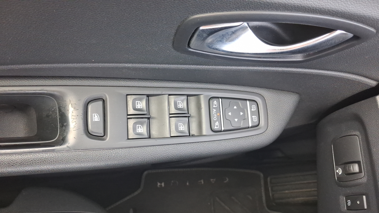 Renault Captur TCe 120 Energy — photo 57