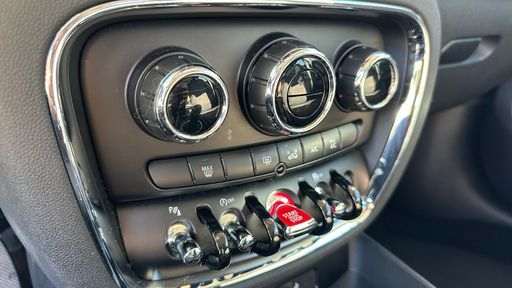 Mini Clubman 2.0 Cooper D 150 Steptronic8 - Business – 2018 – 146409 km – Diesel – Boîte Automatique — photo 26