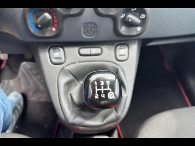 Fiat Panda 1.2 8v 69ch ligue 1 conforama 2019 euro6d — photo 15