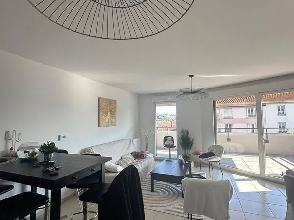 Appartement 6 pièces 12 m²