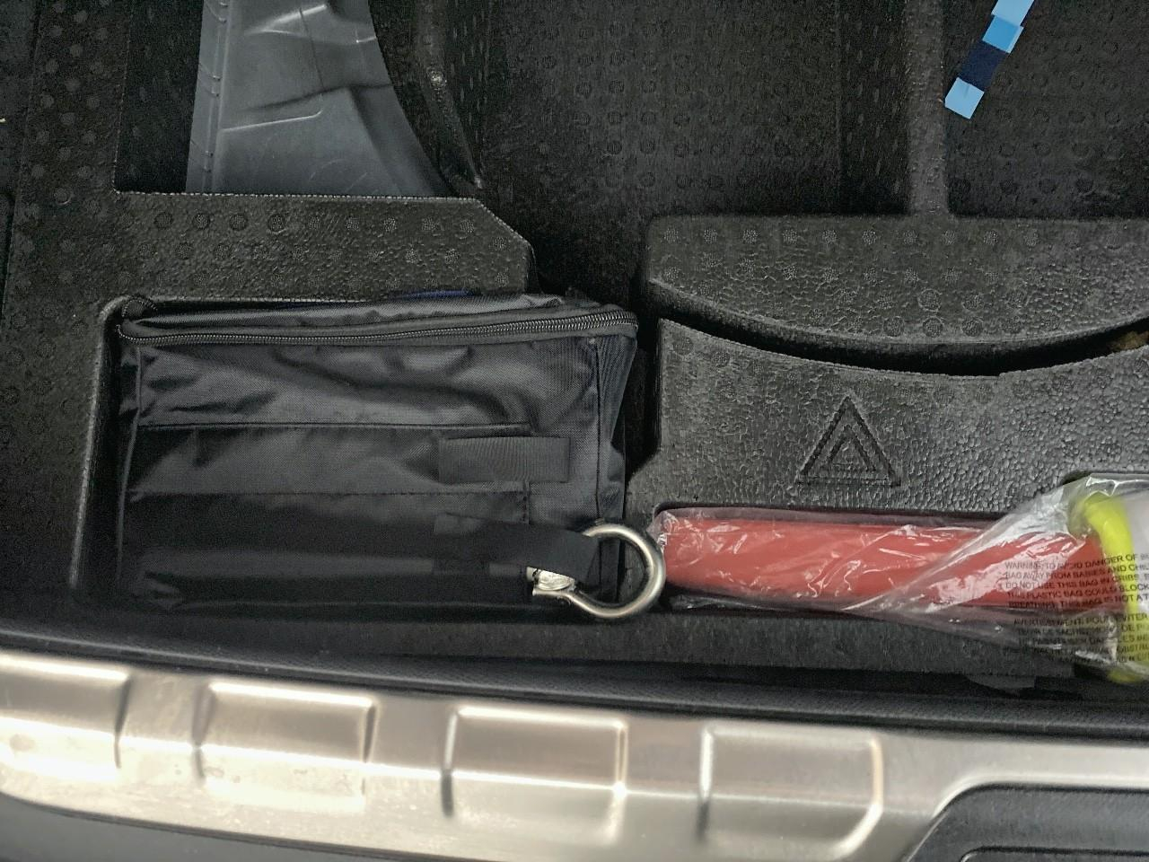 Peugeot 408 hybrid 145 e-dcs6 gt — photo 16