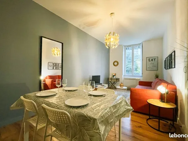 T2 meublé 42 m², tram Vallier-Libération, rénové
