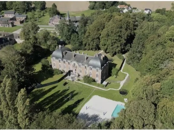 Château de Goyencourt du 13 ème siècle, parc 9 000 M2 clos