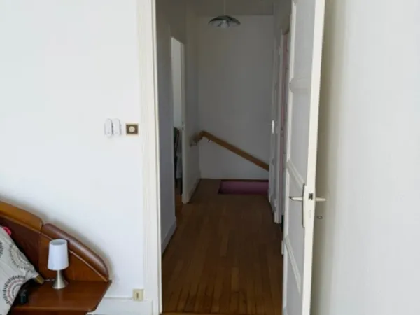 COQUETTE MAISON MITOYENNE HABITABLE SUR 2 NIVEAUX