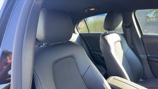 Mercedes Classe A 180 136 7G-DCT - AMG Line – 2021 – 80798 km – Essence – Boîte Automatique — photo 9