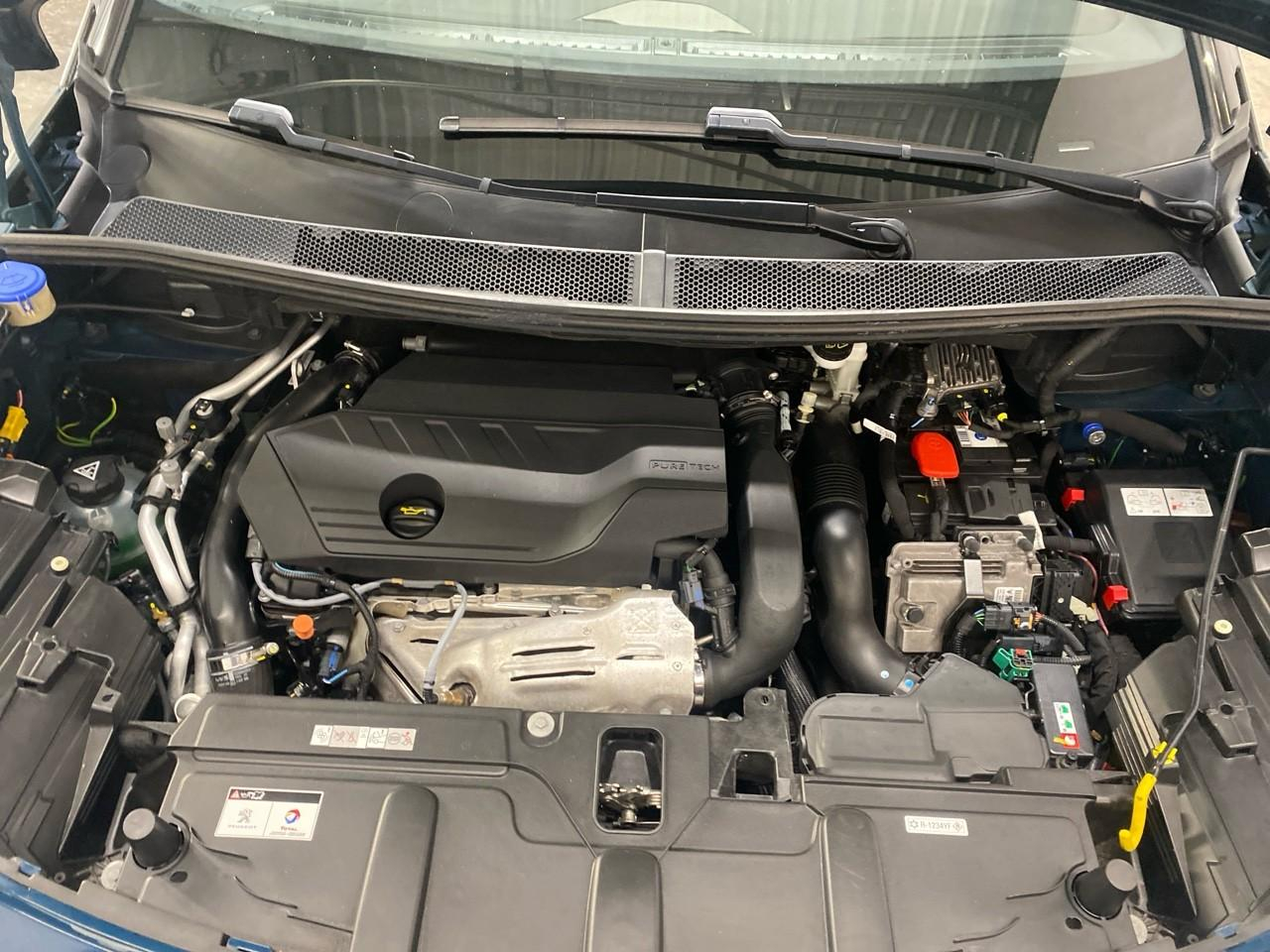 Peugeot 3008 hybrid4 300 e-eat8 gt pack — photo 15