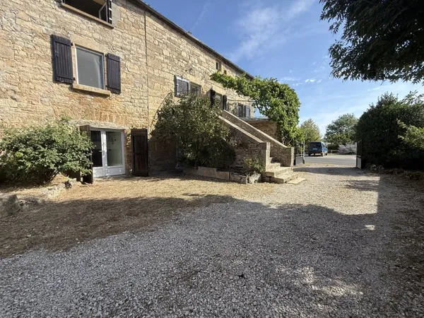 Maison de caractère avec appartement indépendant, proche Sév