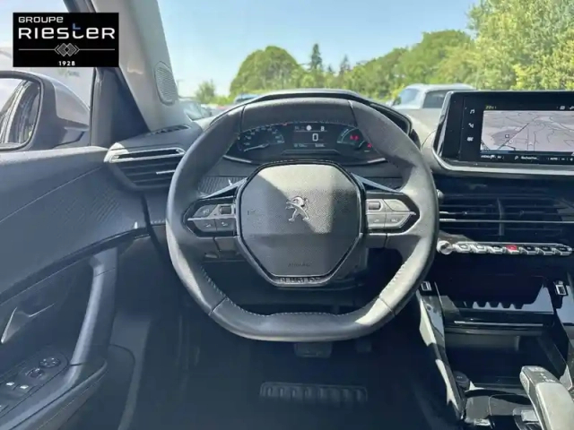 Peugeot 2008 electrique 136 ch — photo 9