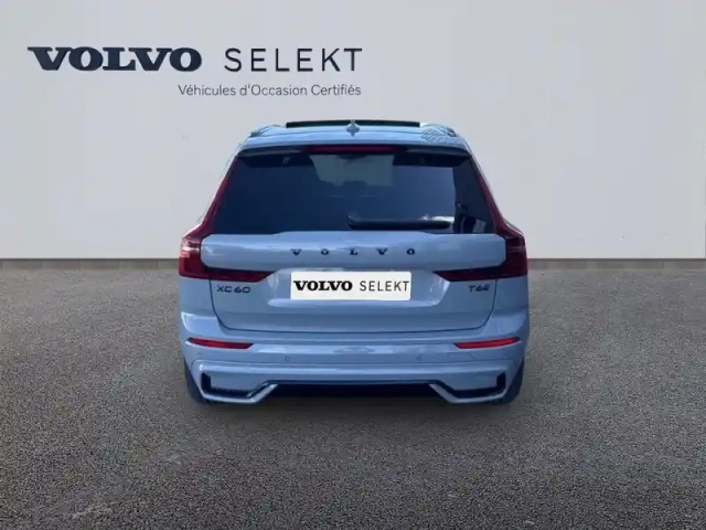 Volvo Xc60 t6 hybride rechargeable 350ch black edition geartronic 8 awd — photo 4