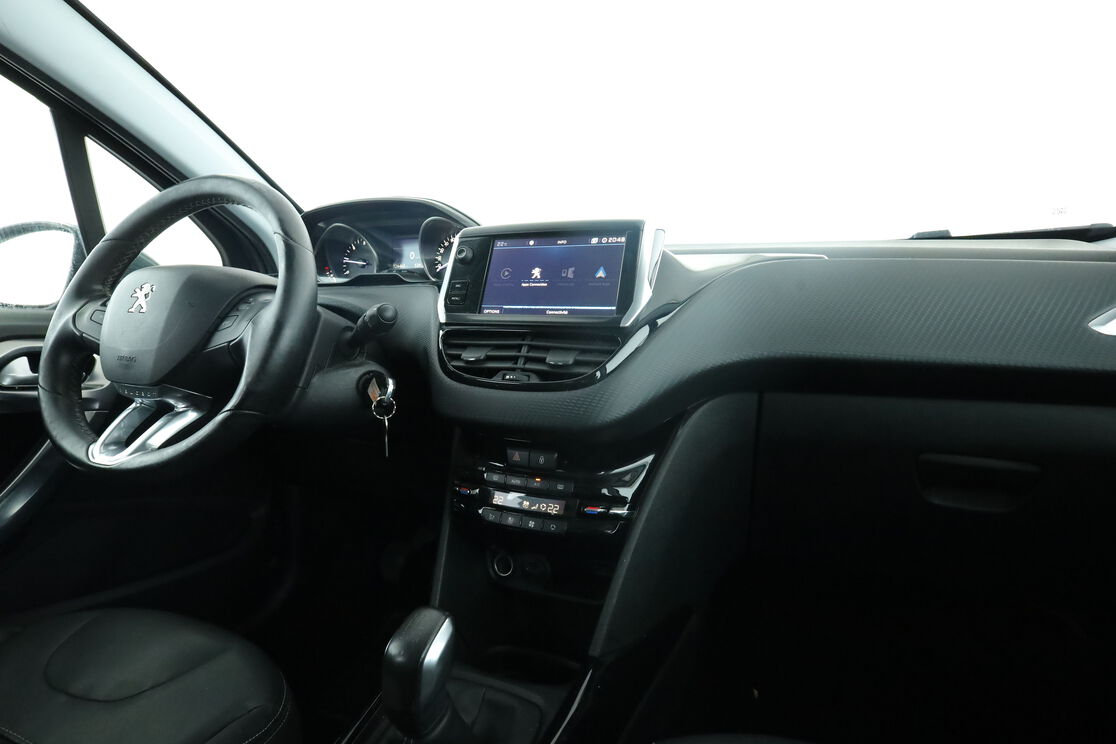 Peugeot 2008 1.6 Blue-HDi Allure — photo 12