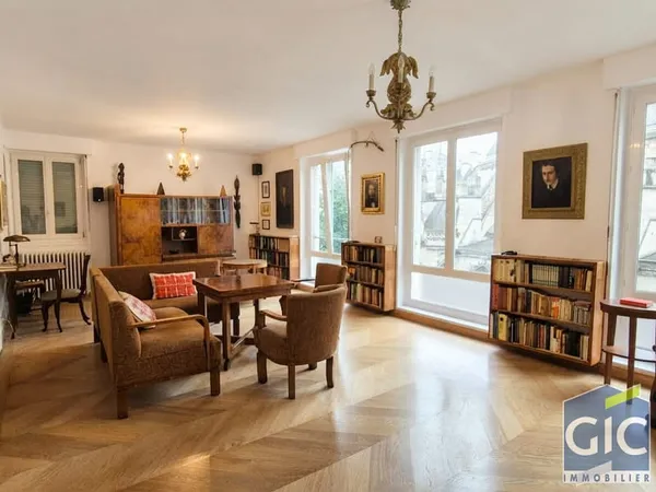 EN EXCLUSIVITÉ BEL APPARTEMENT AU COEUR DE CAEN QUARTIER SAINT-JEAN